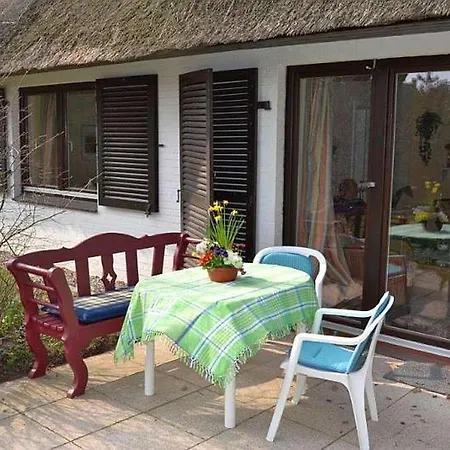 6 Im Haus Hallig Groede *